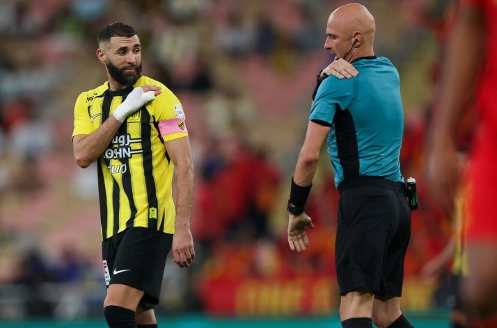 أجاب بنزيمة ما إذا كان بإمكانه التغلب على رونالدو في سباق أفضل الهدافين في دوري المحترفين