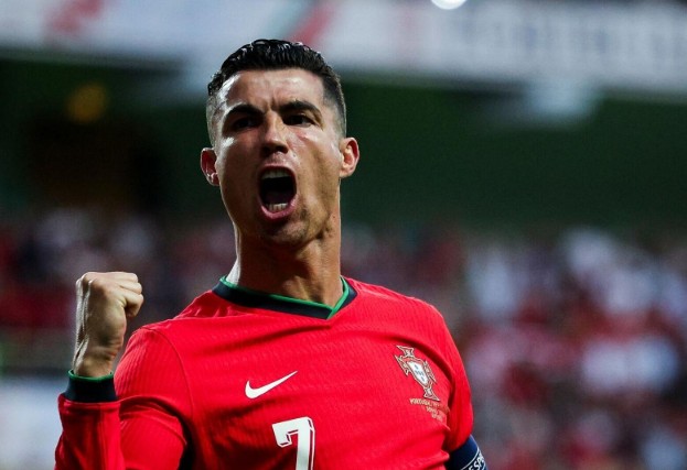أجاب بنزيمة ما إذا كان بإمكانه التغلب على رونالدو في سباق أفضل الهدافين في دوري المحترفين