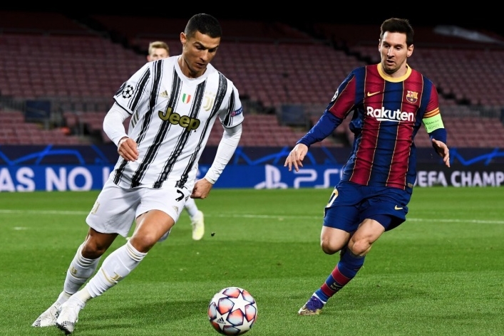 رفض رئيس الفيفا الاختيار بين ميسي ورونالدو